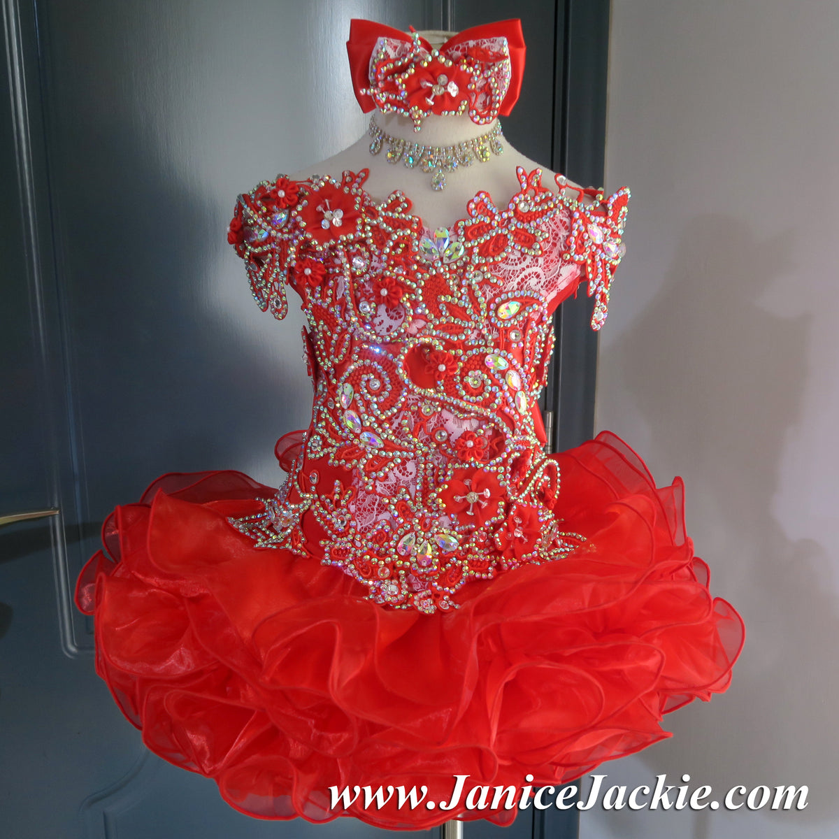 (DRESS EXAMPLE) (#1141) Off shoulder flat MEGA glitz national pageant dress. (red) / 2 ~ 3 weeks production (*Without necklace) (DRESS EXAMPLE) (#1141) Off shoulder flat MEGA glitz national pageant dress. (red) / 2 ~ 3 weeks production (*Without necklace)